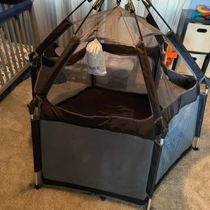 The California Beach Co play pen